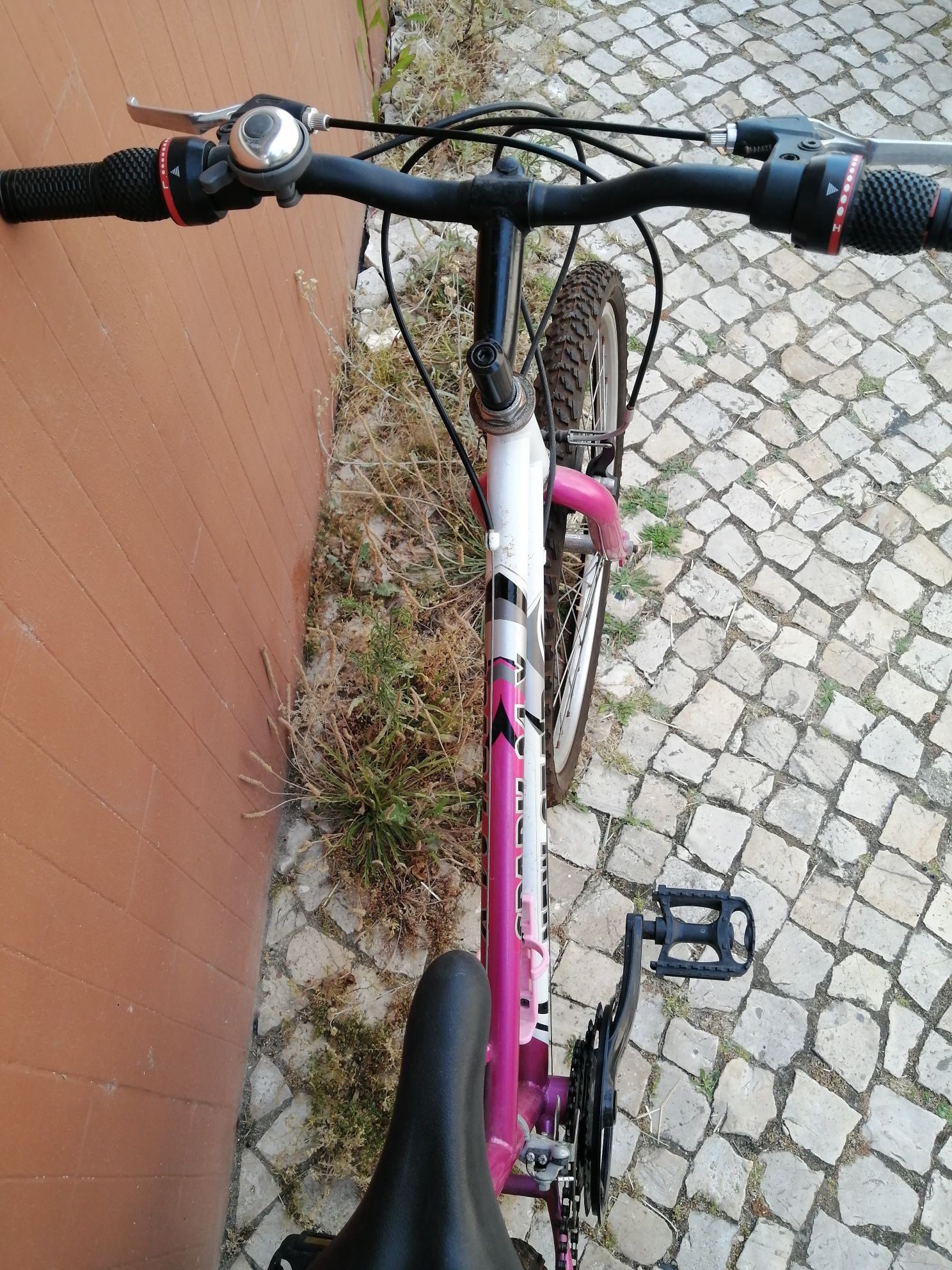 BICICLETA de CRIANÇA /JOVEM, RODA 20. 15 mudanças nos punhos. Impecáve
