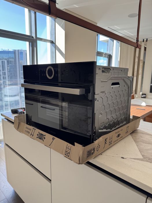 Духова піч Bosh , НОВА