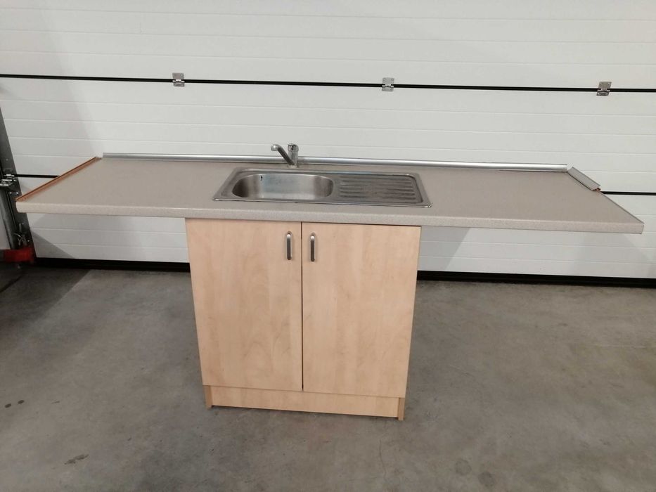 Meble kuchenne, szafka ze zlewozmywakiem, blatem kolor jasny buk