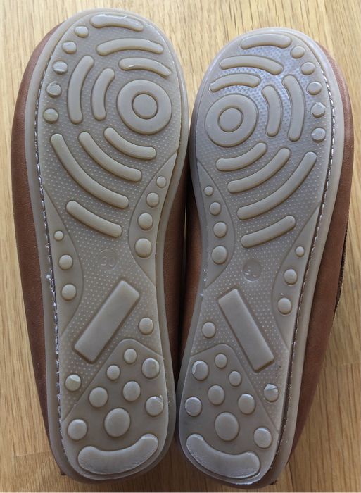 Sapatos/Mocassim em pele para menino tam.30