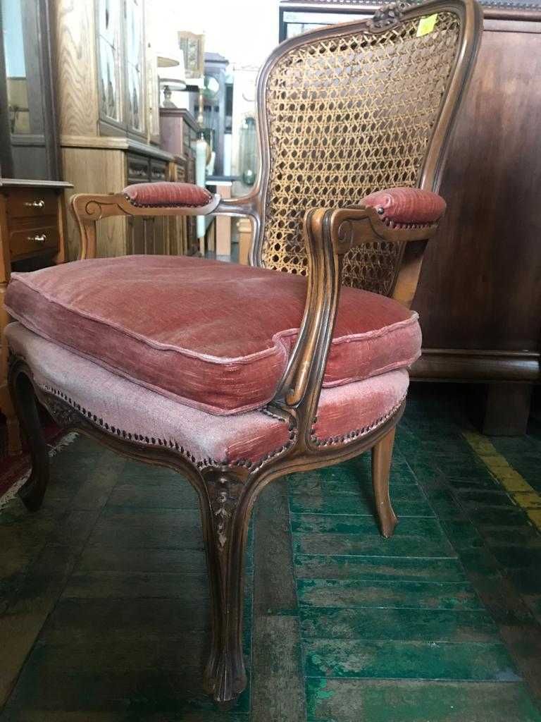 Fotel w stylu ludwika