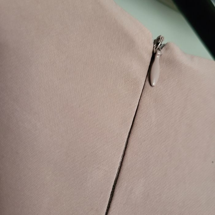 Sukienka pudrowy róż LAURELLA