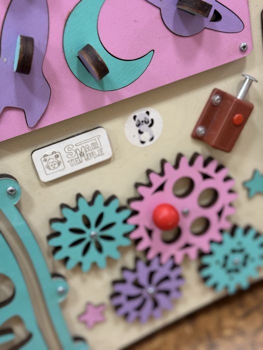 Бізіборд бизиборд космос