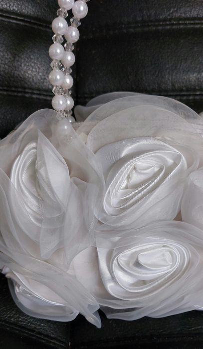 Сумочка белая нарядная на праздник для женщины девочки
