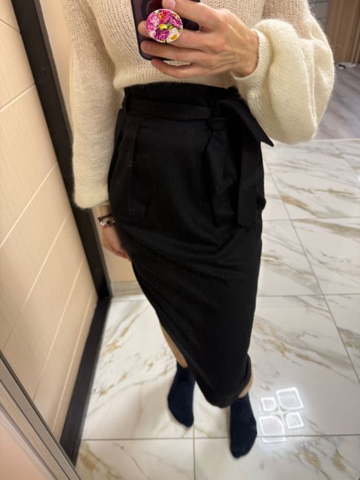 Спідниці Massimo Dutti та H&M