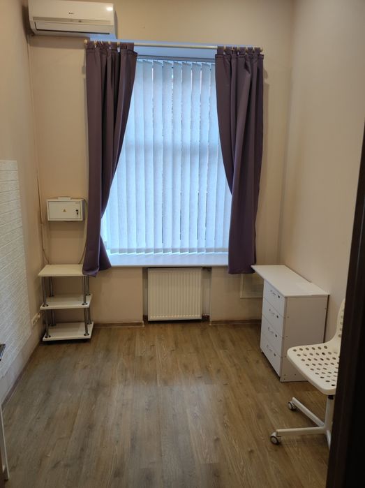 м.Арсенальна.Кабінет для масажиста,манікюр,косметолога,лешмейк,бровіст