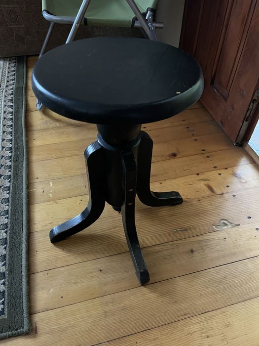 Табурет для піаніно