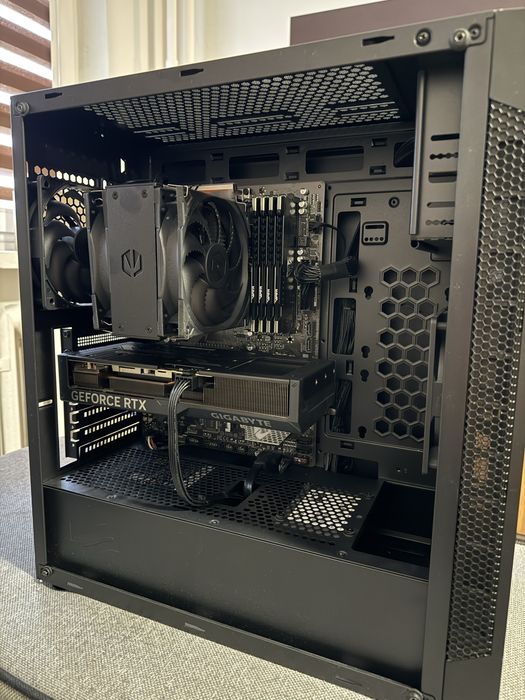 Komputer Stacjonarny RTX 4070 12GB, Ryzen 7 5700X3D, 32GB RAM, OKAZJA