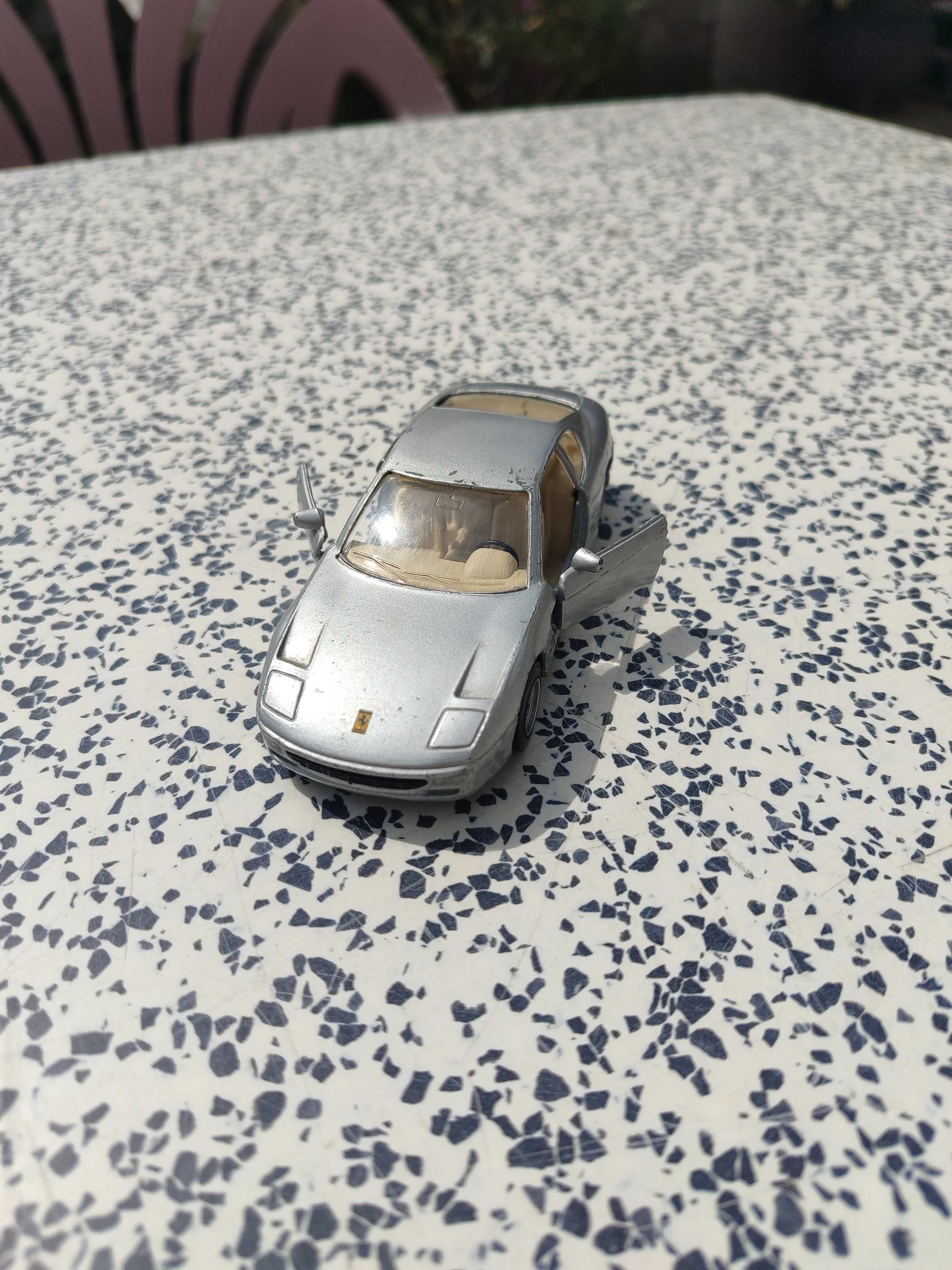 Miniatura Ferrari 456 GT Escala 1:39 – Maisto Shell