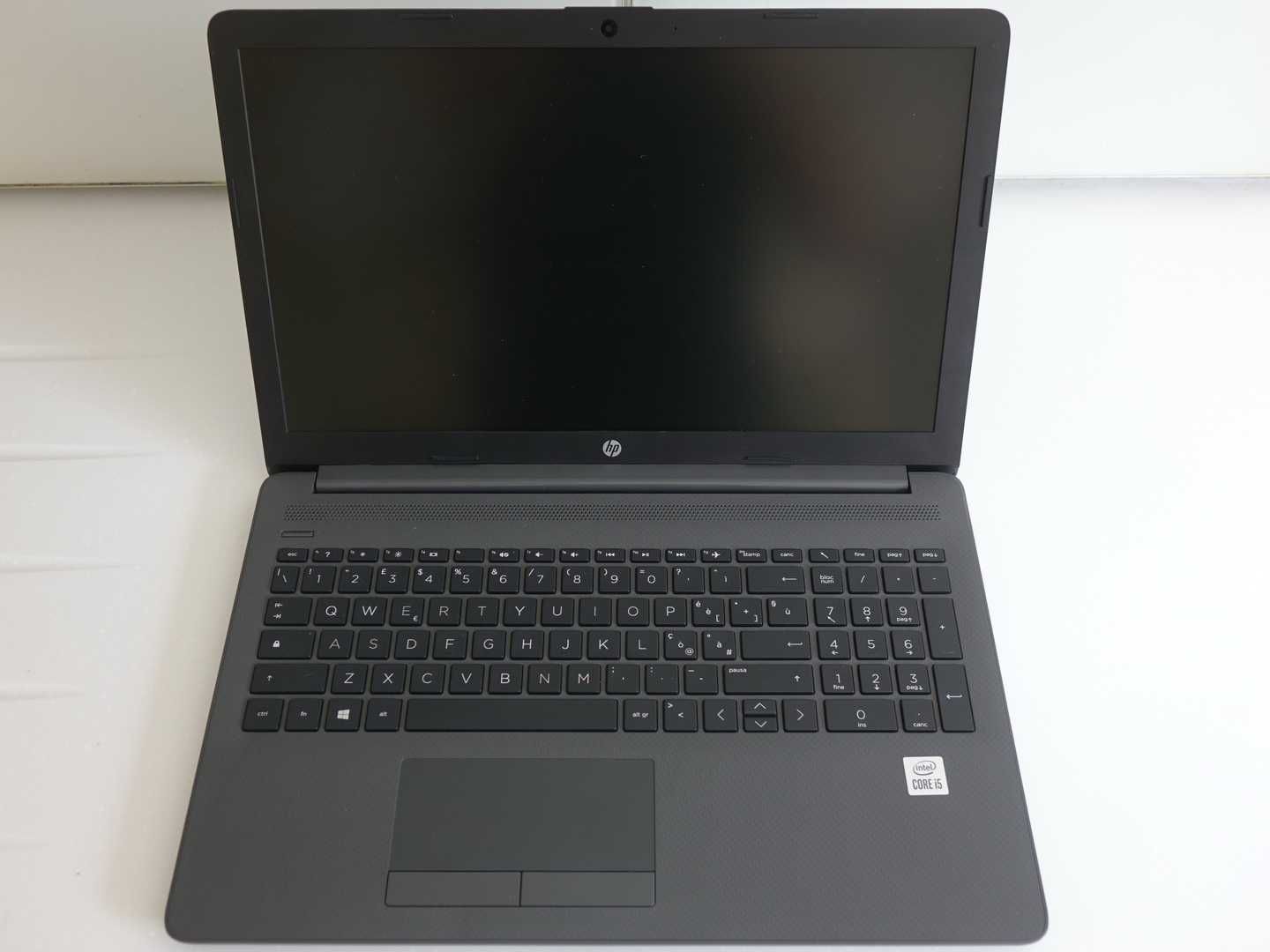 Ноутбук HP 250 G7 15.6, i5-1035G1, 8gb ddr4, 256gb ssd, Износ акб 0%