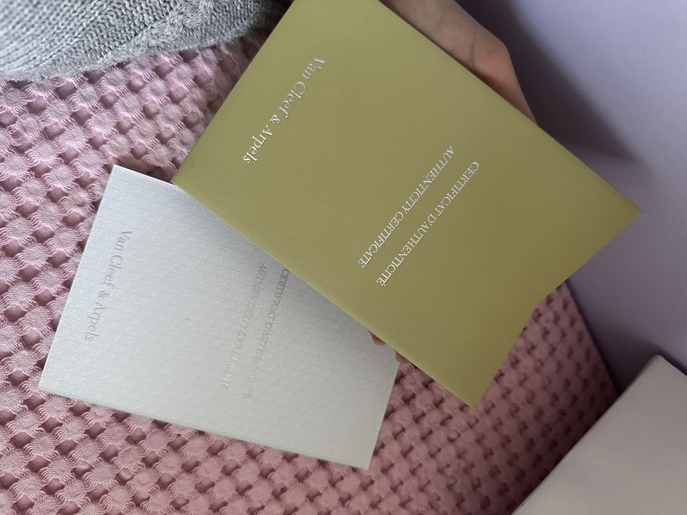 Коробка под брасле + пакет Van Cleef & Arpels