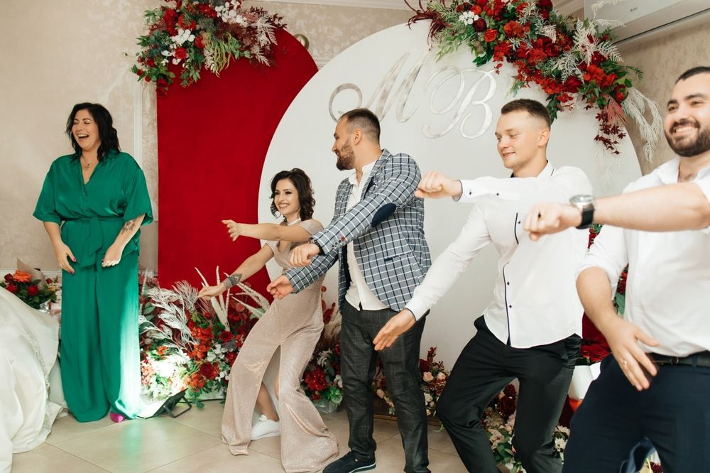 Тамада  арка декоратор весілля ведуча корпоратив діджей музикант