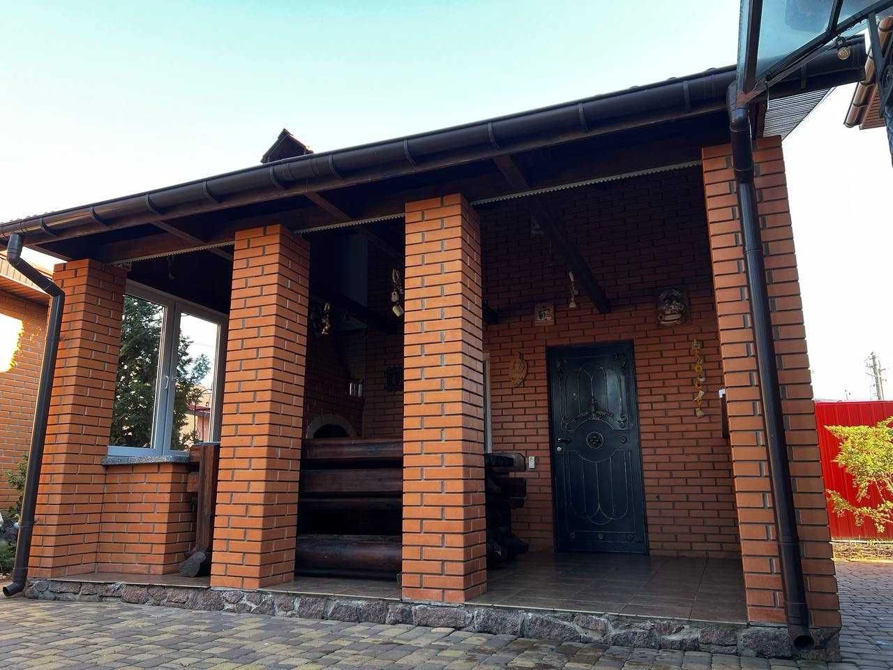 Продам будинок в передмісті Києва, повністю укомплектований!