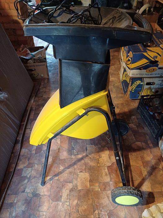 Продам електричний садовий подрібнювач AL-KO