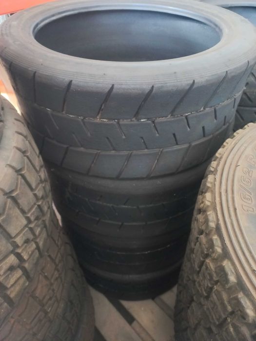 Pneus de Competição Novos e Usados