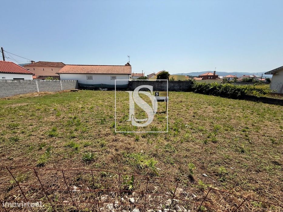 Terreno para construção de moradia térrea.