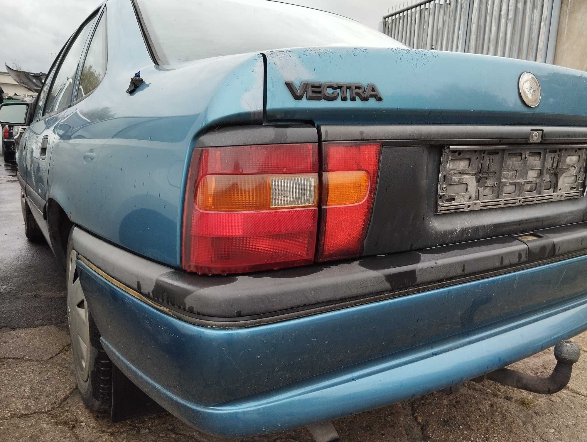 Opel Vectra A 1.6i 4D 1993r.Lampa tylna lewa.