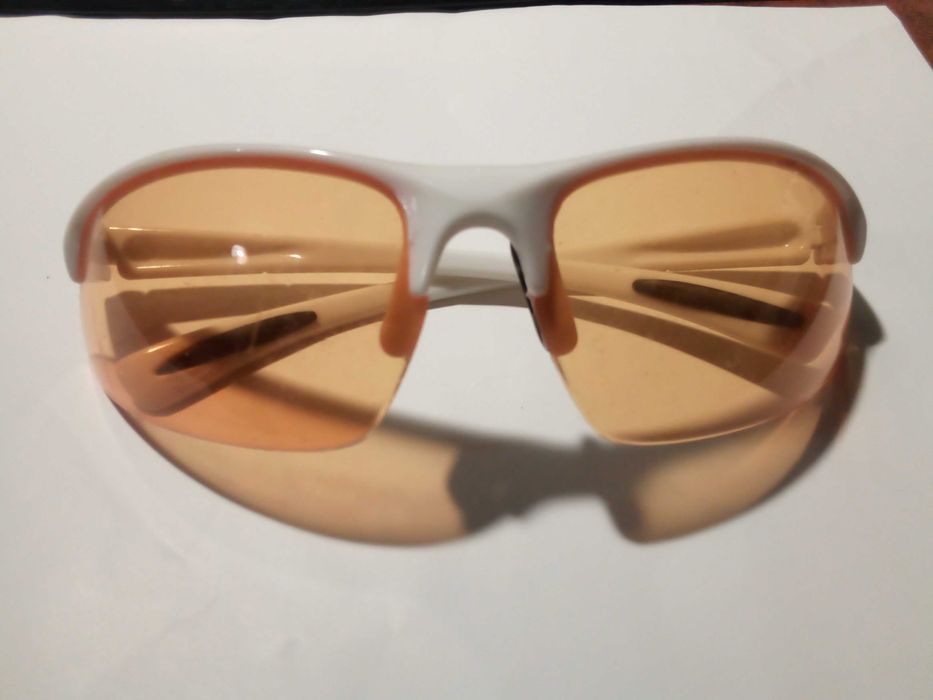 Сонцезахисні окуляри