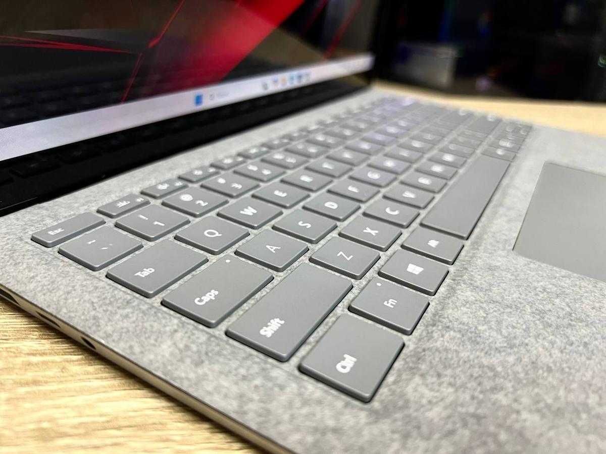 Microsoft Surface i7-1065G7/16Gb/256SSD/Intel IRIS Plus ГАРАНТІЯ