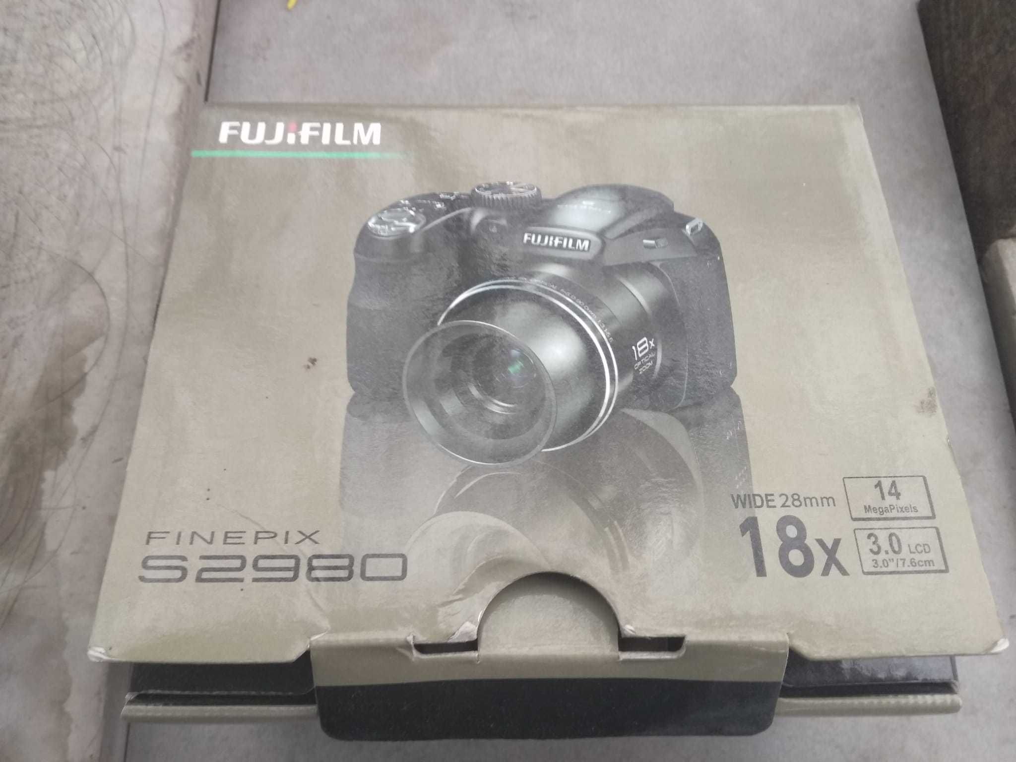 Pudełko na aparat Fuji Finepix S2980 + płyta