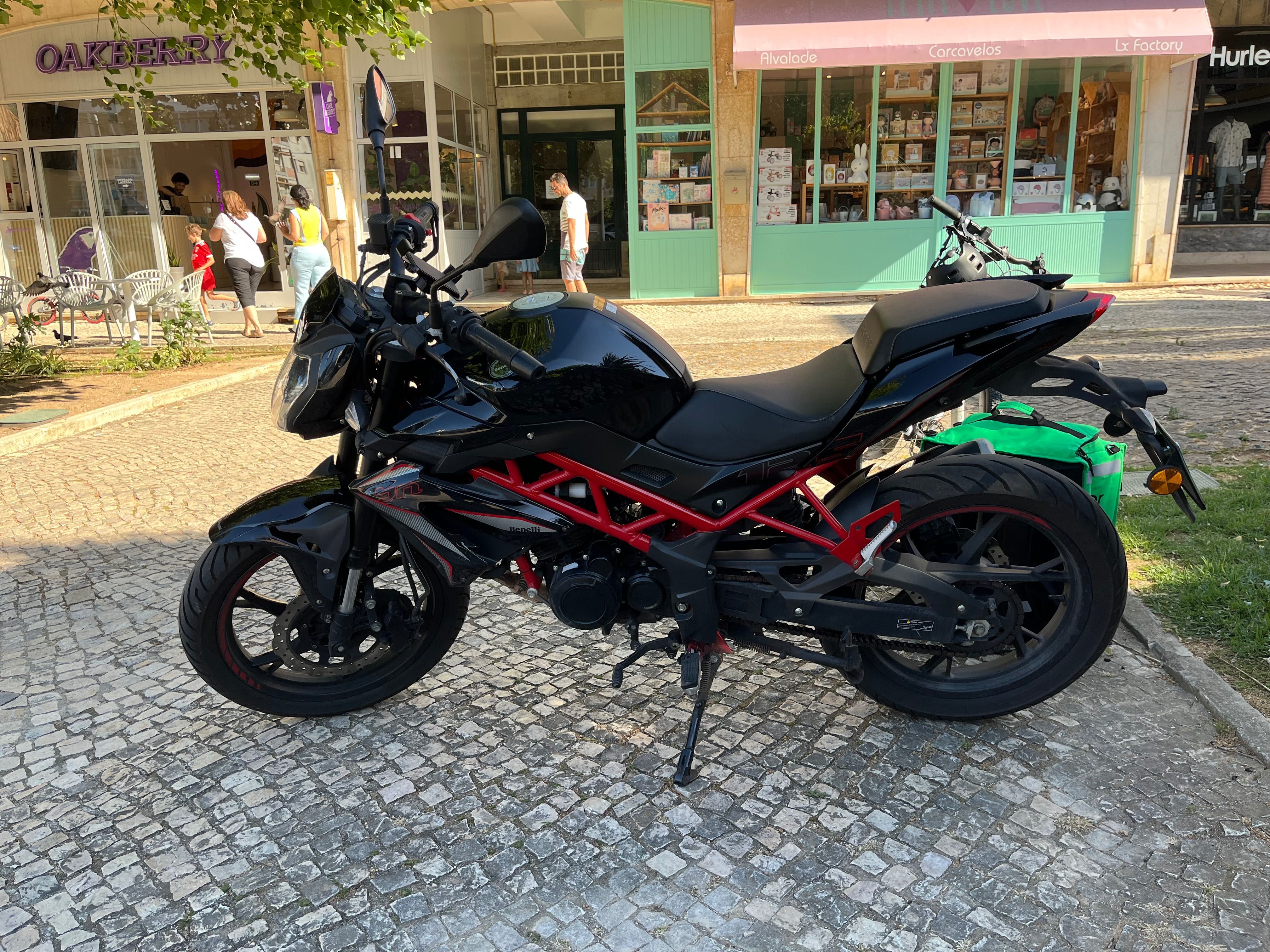 Benelli BN 125, 2023 em otimo estado + extras