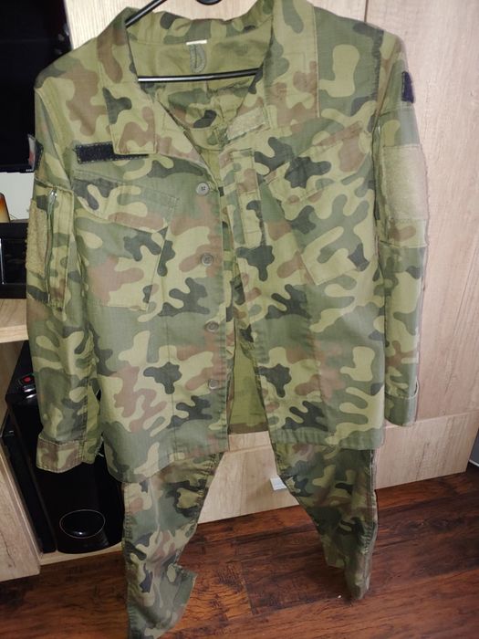 Mundur wojskowy plus beret