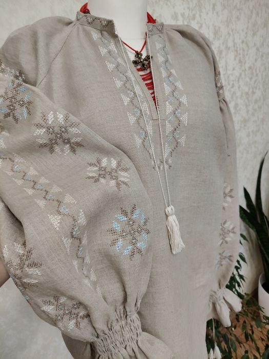 Вишиванка жіноча, ручна робота