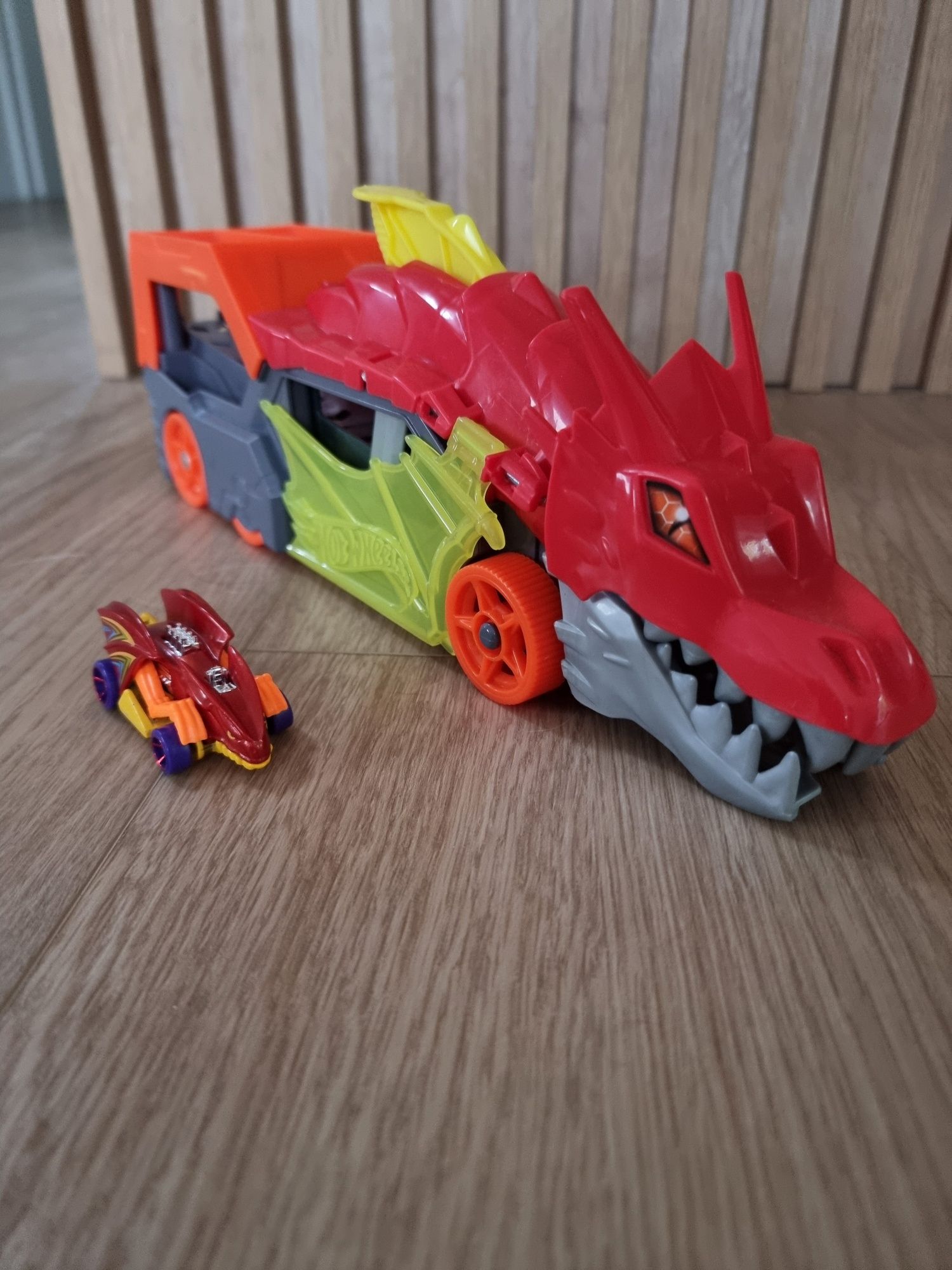 Hot Wheels Smok Transporter Wyrzutnia Dragon GTK42