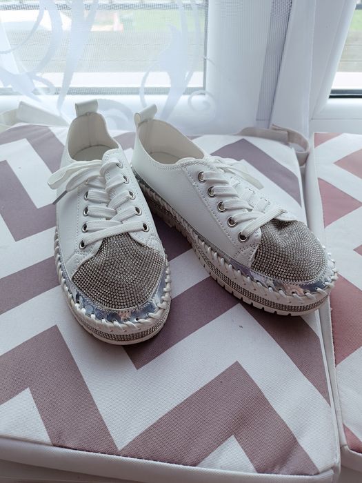 Trampki tenisówki białe z cyrkoniami ślubne 36