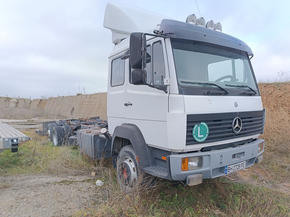 Mercedes 1120 1997г шасси (полная масса 24500кг) отличное состояние