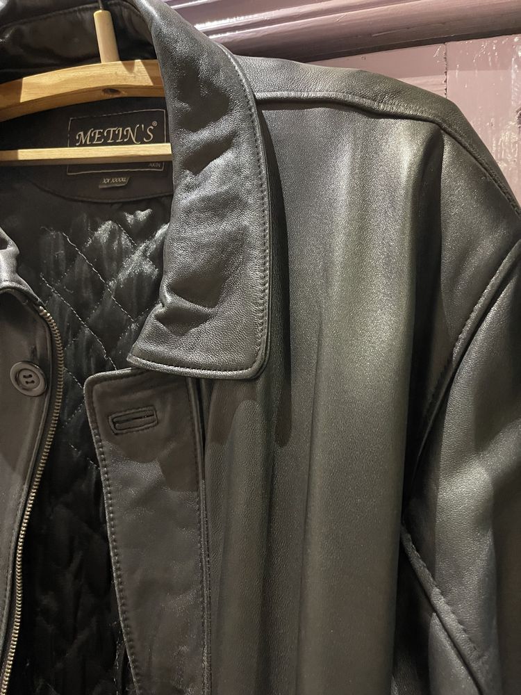 Продается куртка кожаная б у, большого размера.