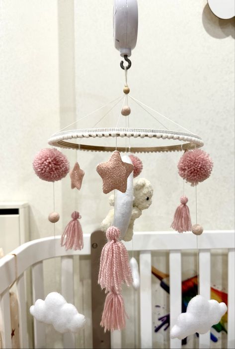 Мобиль на детскую кроватку