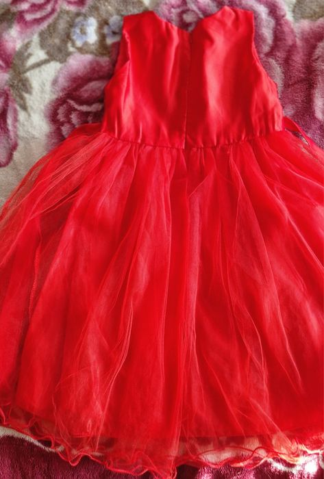 Святкова сукня для дівчинки