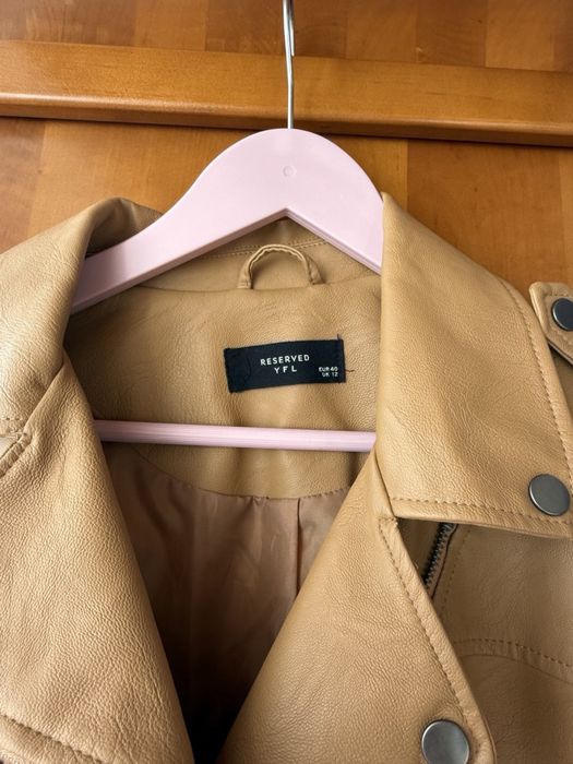 Жіноча косуха зі штучної шкіри, карамельний колір