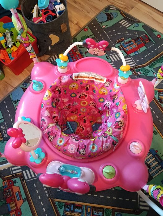 Skoczek. Motyw myszka Miki