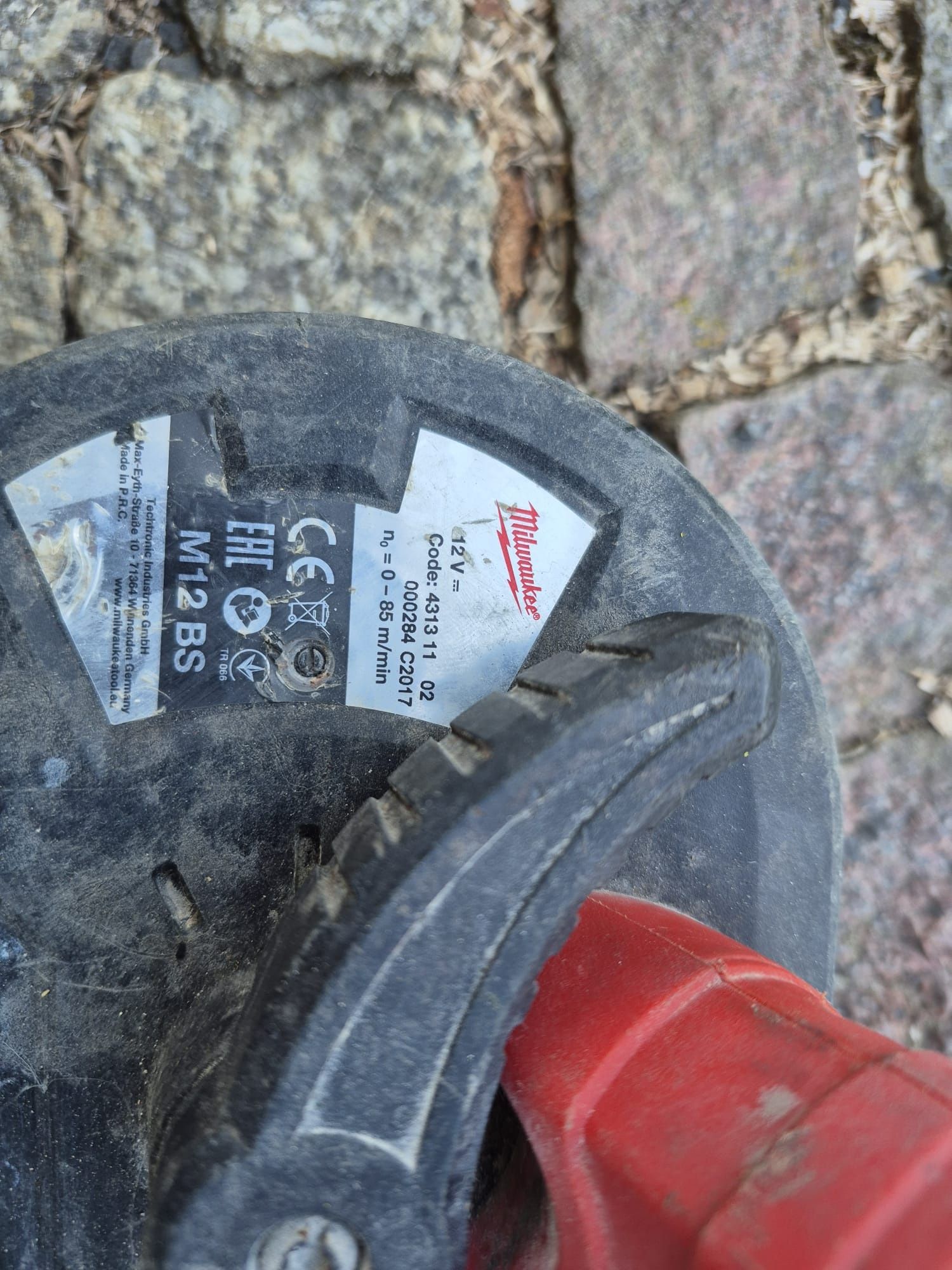 Piła Milwaukee M12