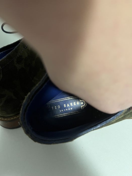 Zielone khaki moro zamszowe męskie sztyblety botki Ted Baker roz. 42