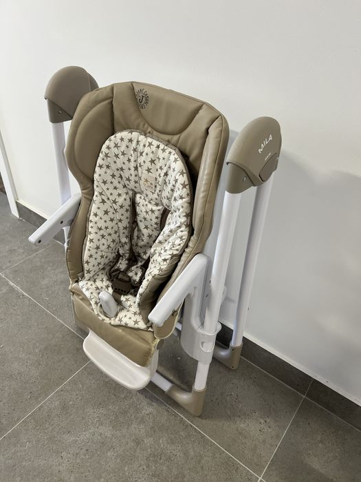 Cadeira de refeiçao  em pele   Jané