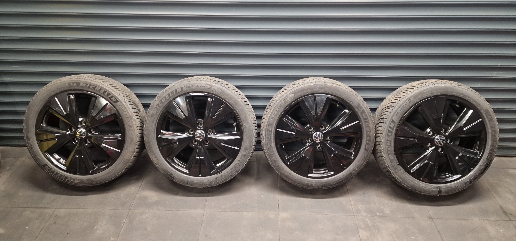 Koła oryginalne VW R-Line T5 T6 MULTIVAN MAN TGE R19