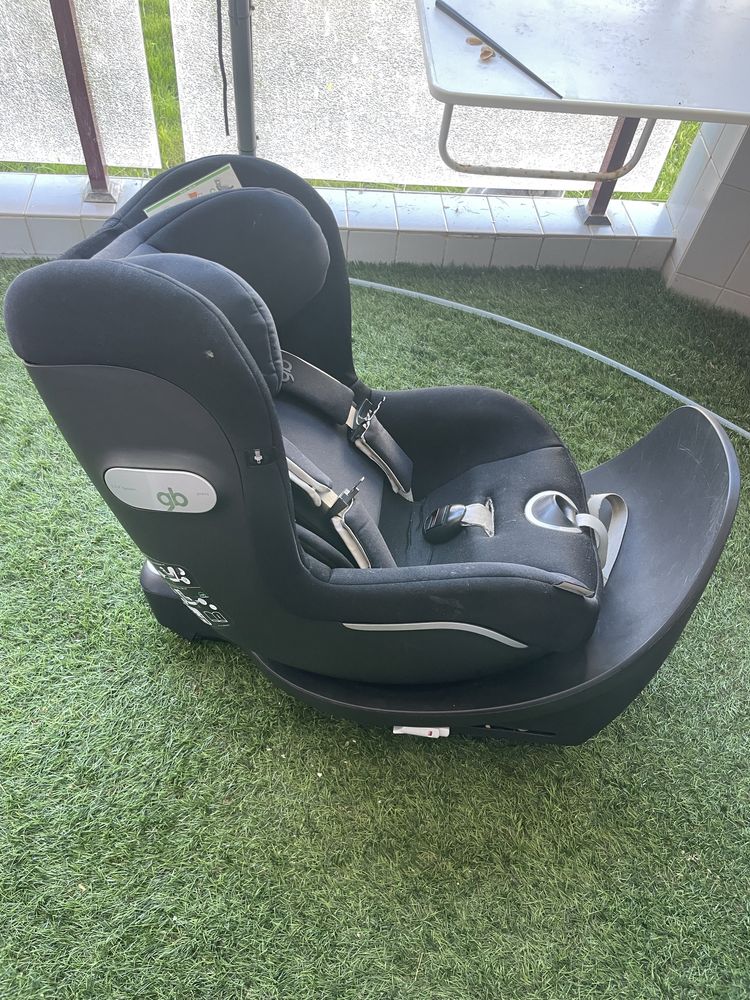 Cadeira de bebé marca GB Vaya I-Size com isofix, cor preta (Black)