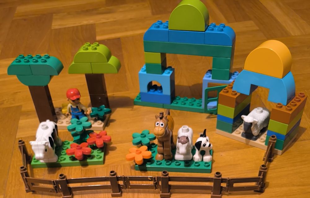 LEGO Duplo kilka kompletów zestawów i klocki luzem
