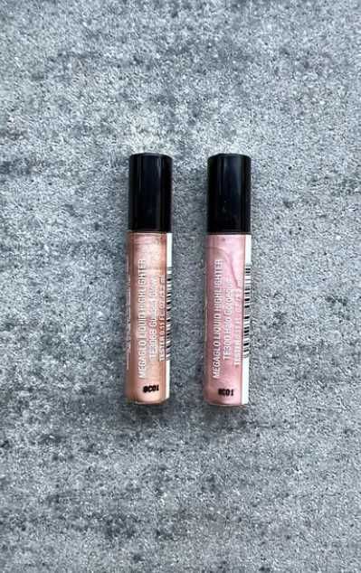 Rozświetlacz do twarzy Wet n Wild TE300 TE306B