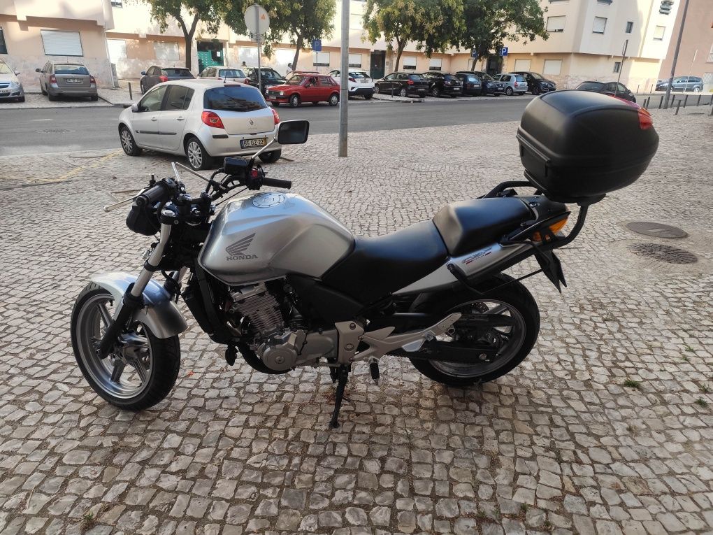 Honda CBF500, registo 04.2010, 21.700 kilometros, modelo PC39 , sinist