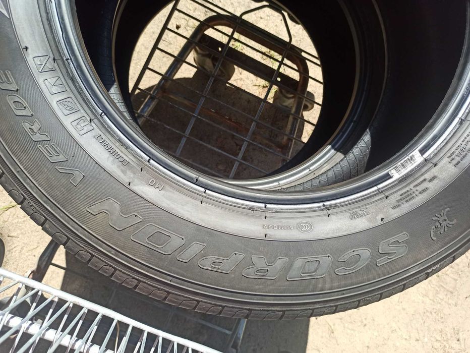 Opona 235/ 60 R17 Pirelli Scorpion Verde  102V  -  2 sztuki .