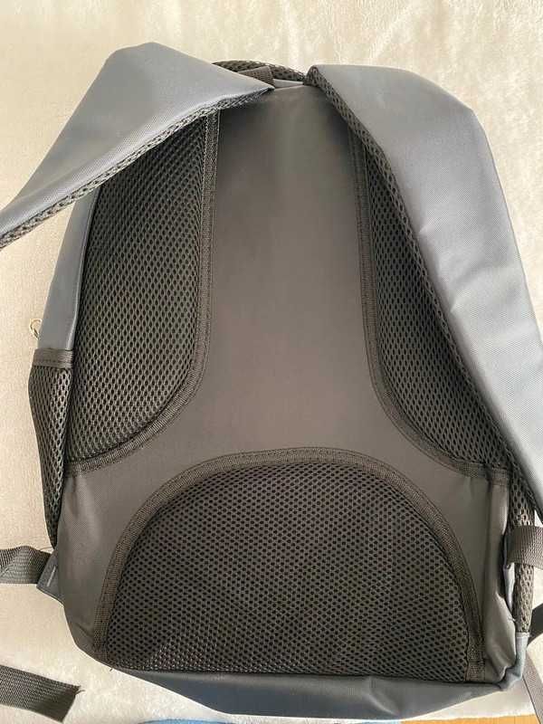 Mochila com imensas arrumações, ideal para computador