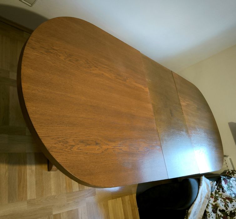 Sprzedam stół drewniany.