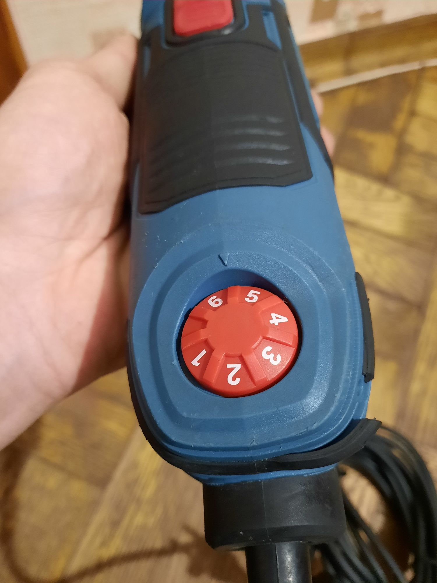 Реноватор Erbauer EMT300-QC, 300W