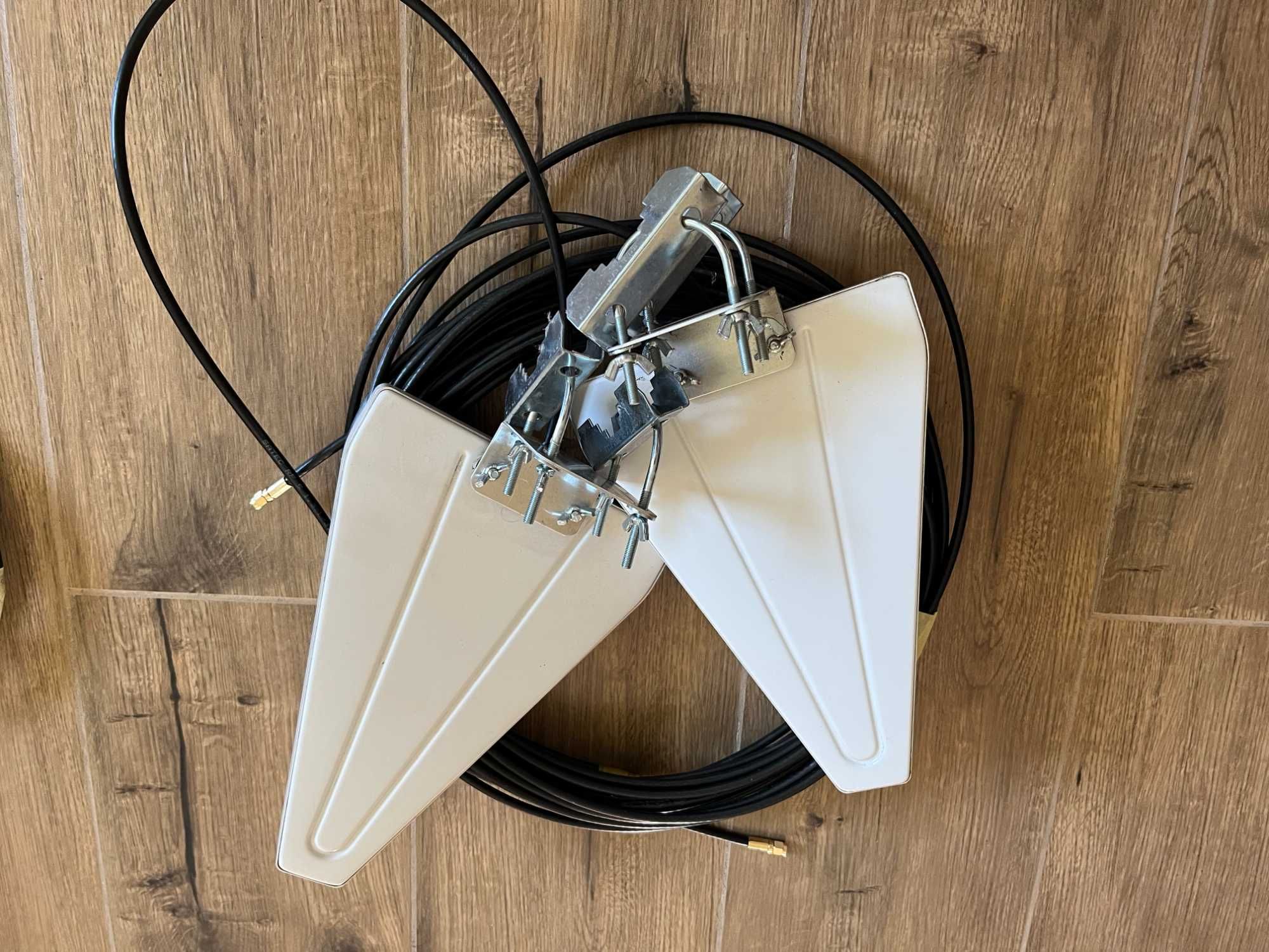 ROUTER TP-LINK MR200 AC750 4G LTE + Antena kierunkowa + Przedłużacz