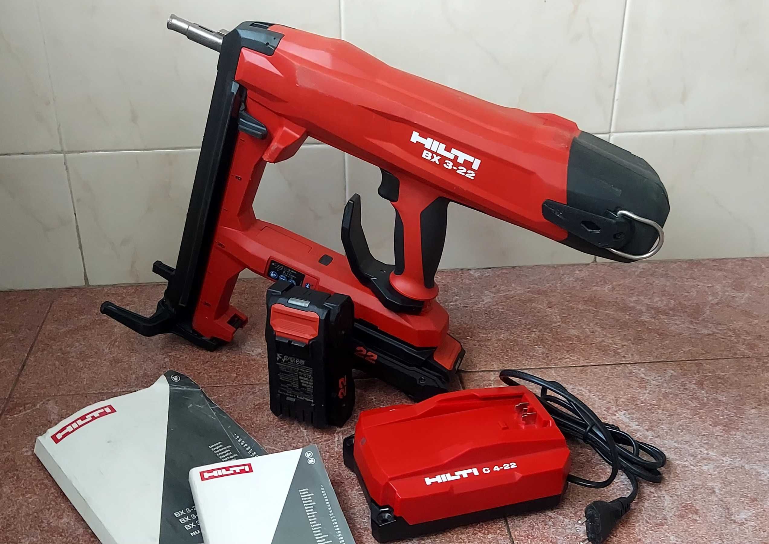 HILTI BX 3-22 Pistola de fixação com 2 baterias e pregos de 2024