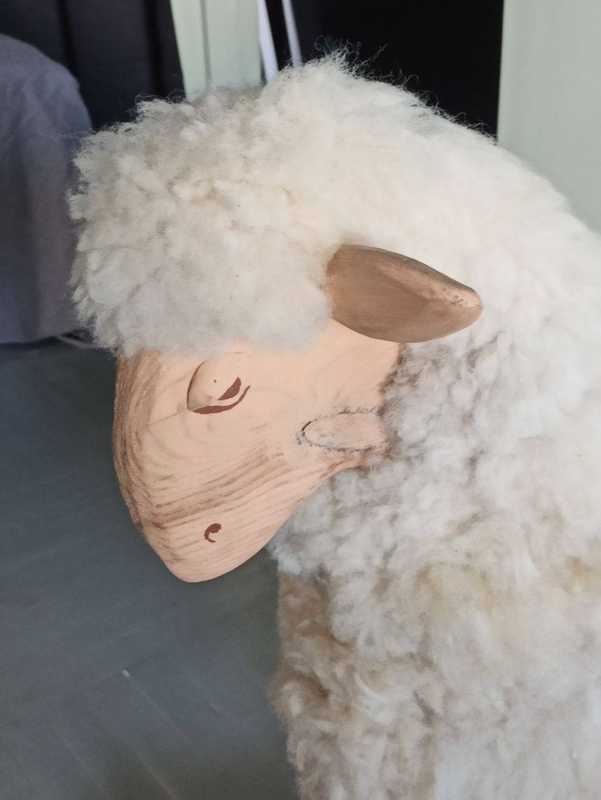 Качалка овечка ручной работы с натуральным мехом